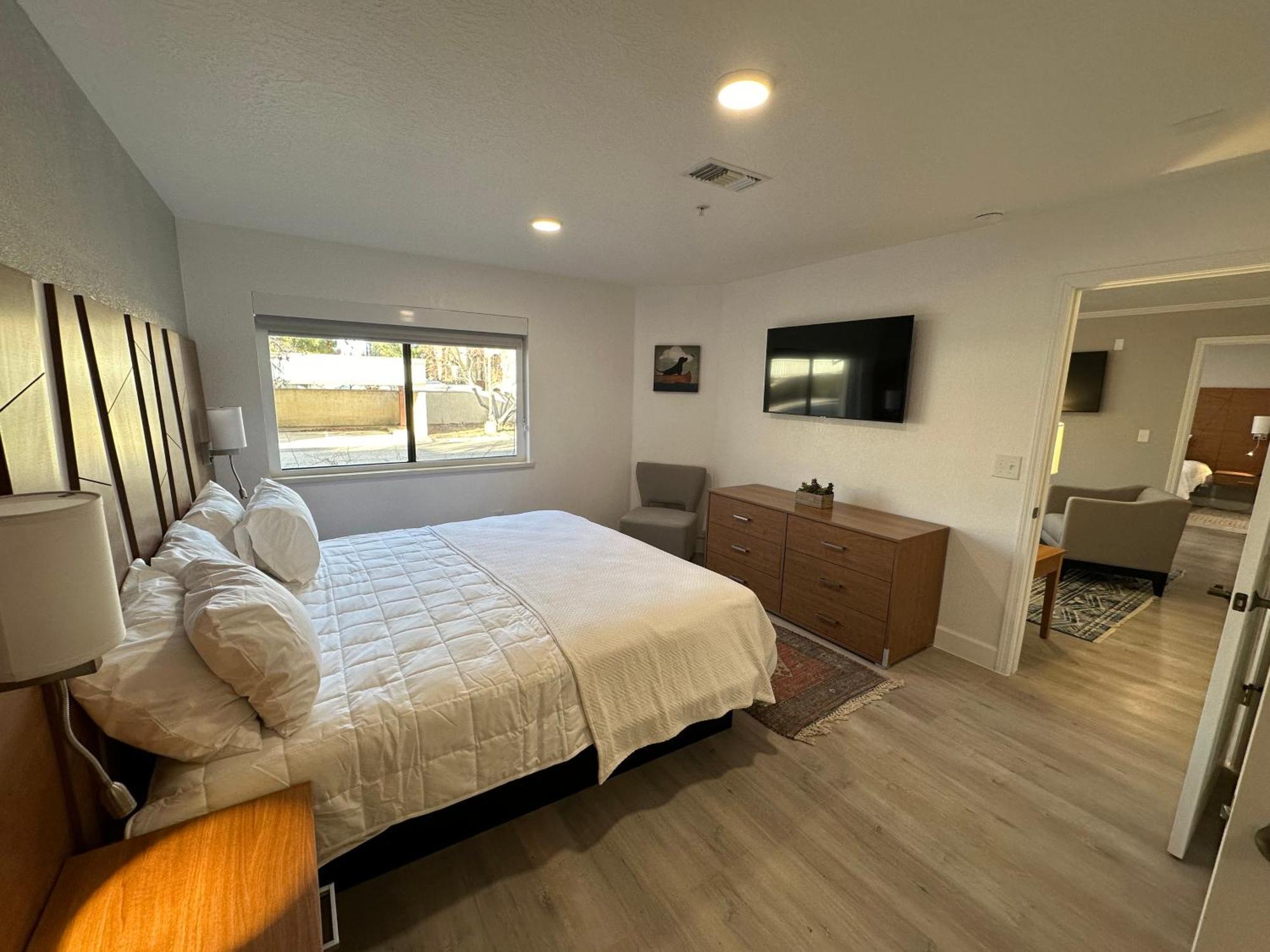 B&J Hotels Roswell Bagian luar foto