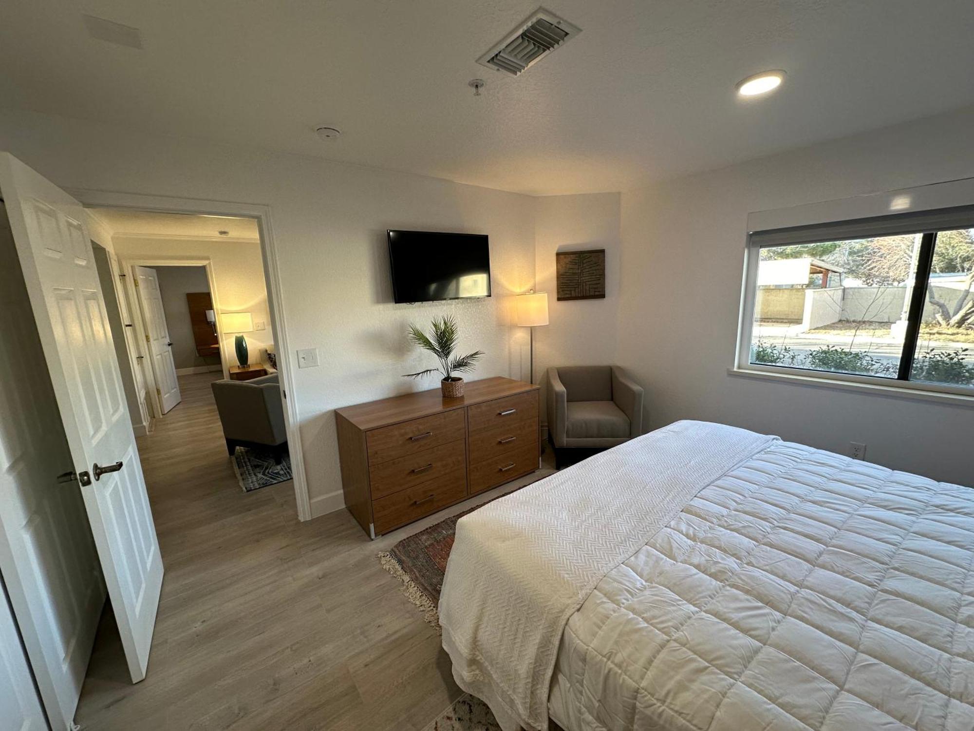 B&J Hotels Roswell Bagian luar foto