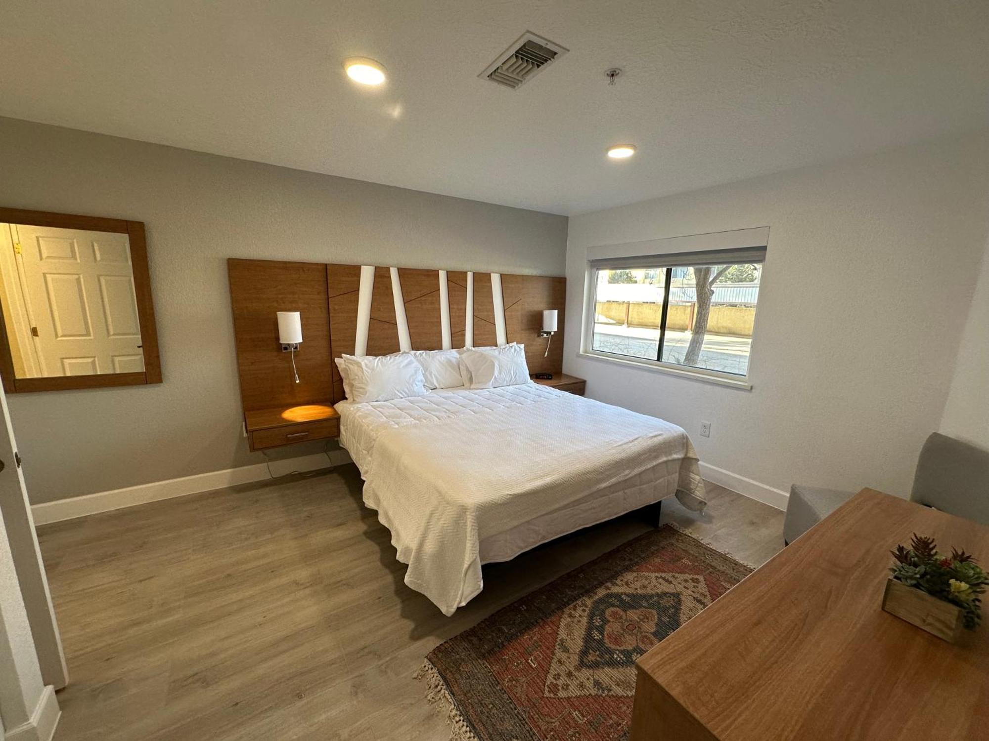 B&J Hotels Roswell Bagian luar foto