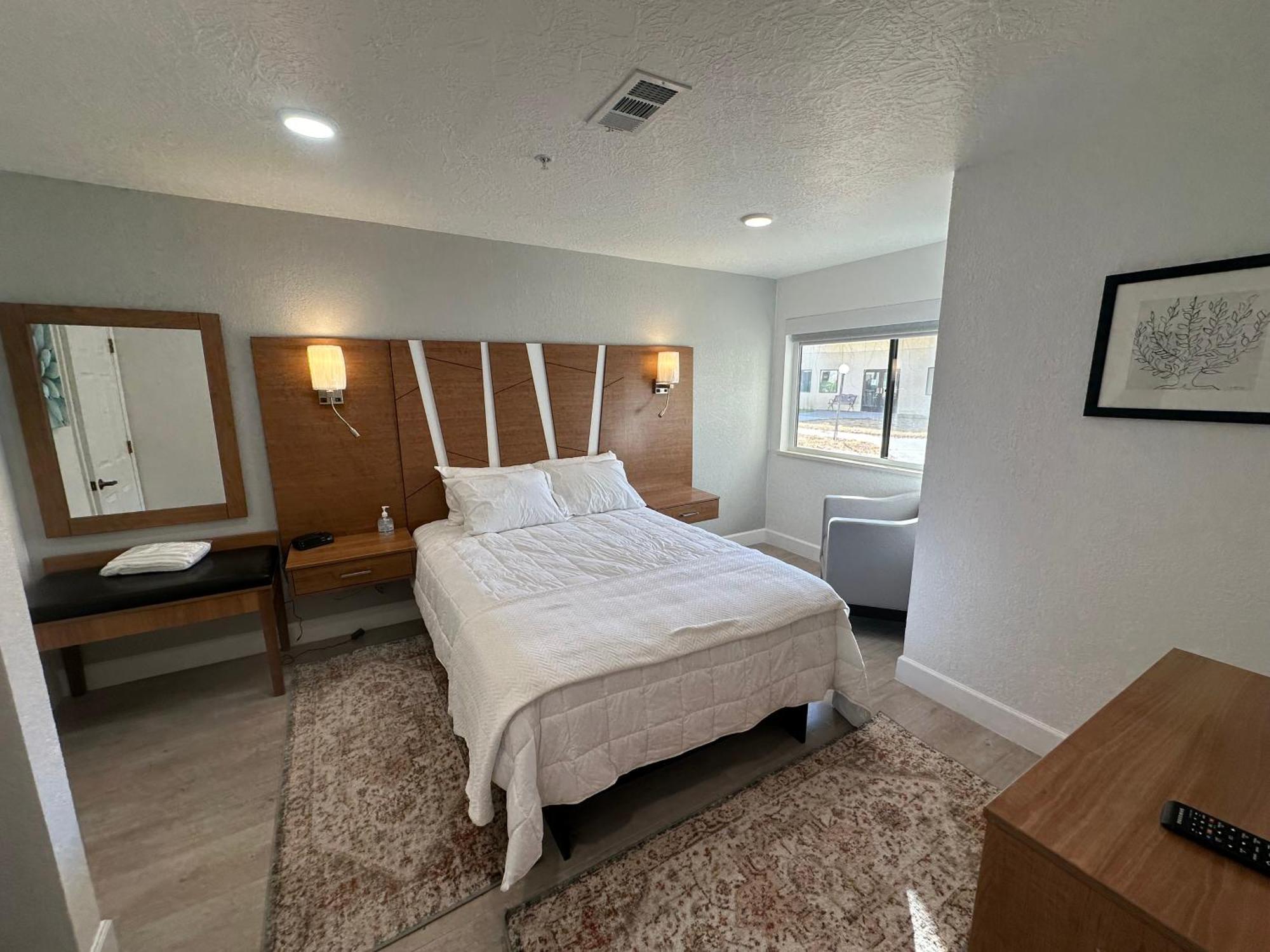 B&J Hotels Roswell Bagian luar foto