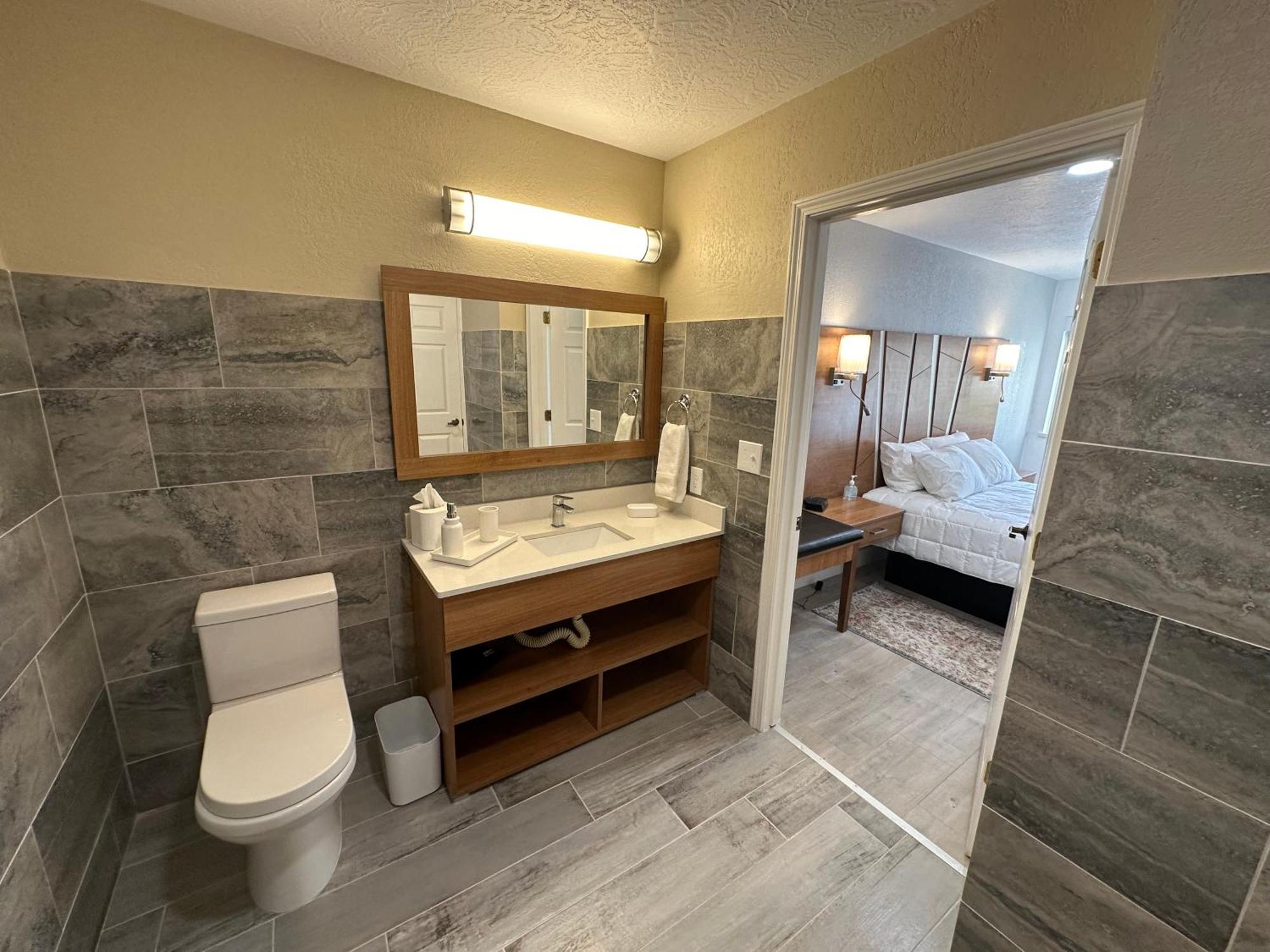 B&J Hotels Roswell Bagian luar foto