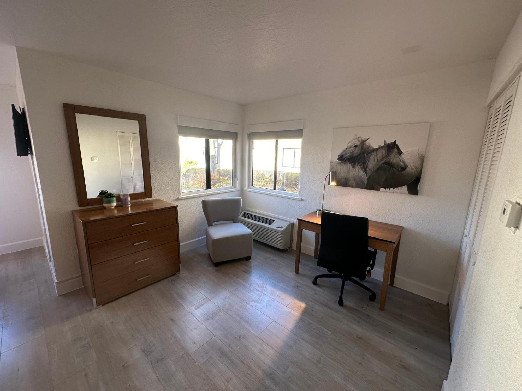 B&J Hotels Roswell Bagian luar foto